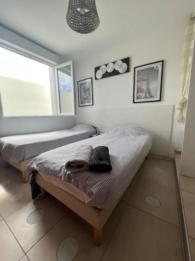 Appartement 4 Personnes, Aeroport Marseille Marignane France